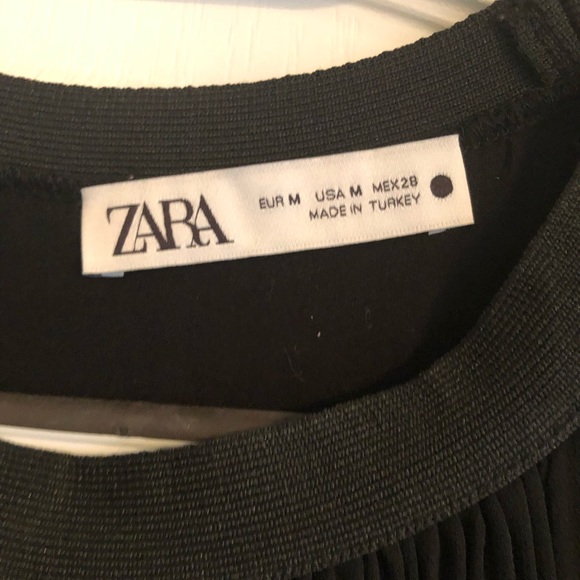 Zara sheer sleeve flowey top. Only the sleeves are sheer. Size M - Picture 4 of 4